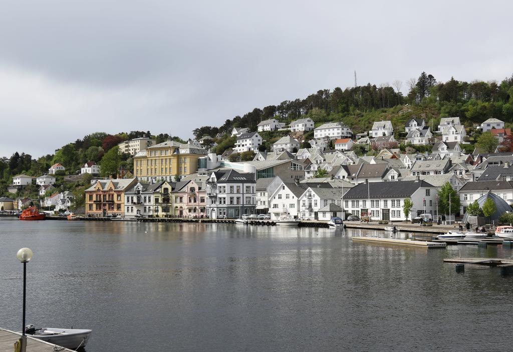 Farsund Fjordhotel Exteriör bild